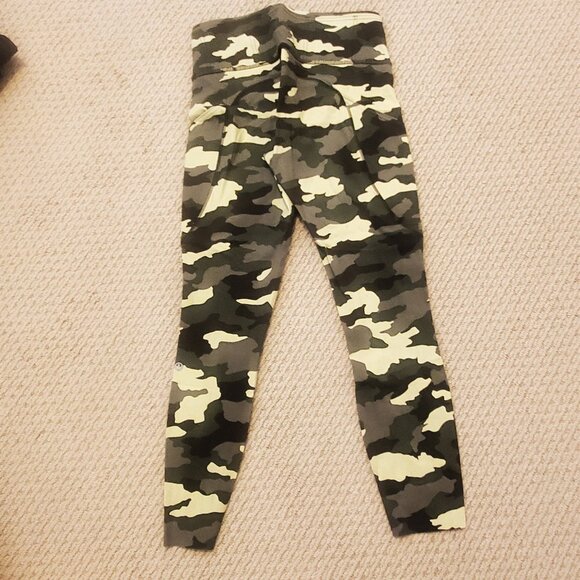 Lululemon capris, brand new - Picture 2 of 3